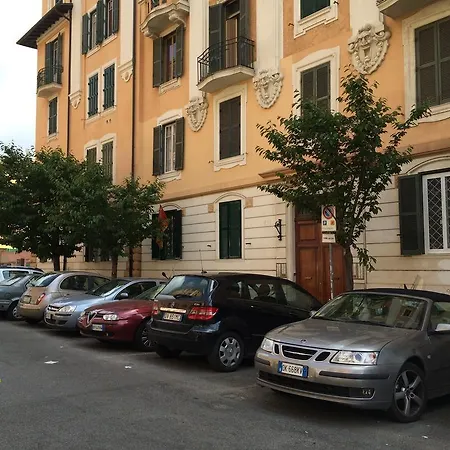 Appartement Come And Feel At In This Airy Three Bedrooms In Centre Rome