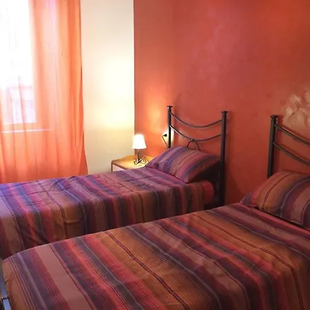 Appartement Come And Feel At In This Airy Three Bedrooms In Centre Rome